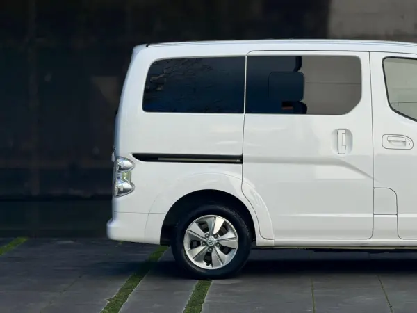 Nissan e-NV200 Combi 5L Comfort 2 Portas 3