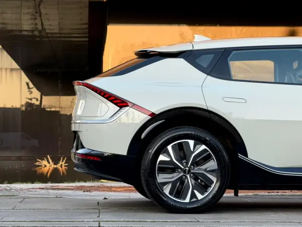 Kia EV6 Tech 13