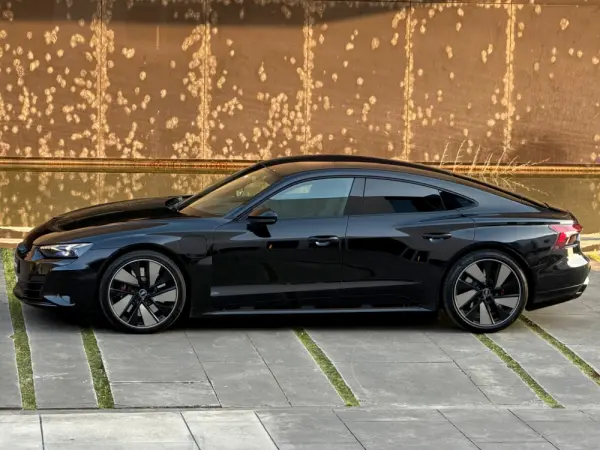 Audi e-tron GT quattro 74