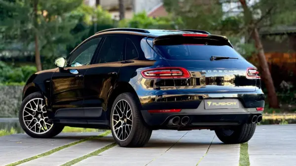 Porsche Macan S 12