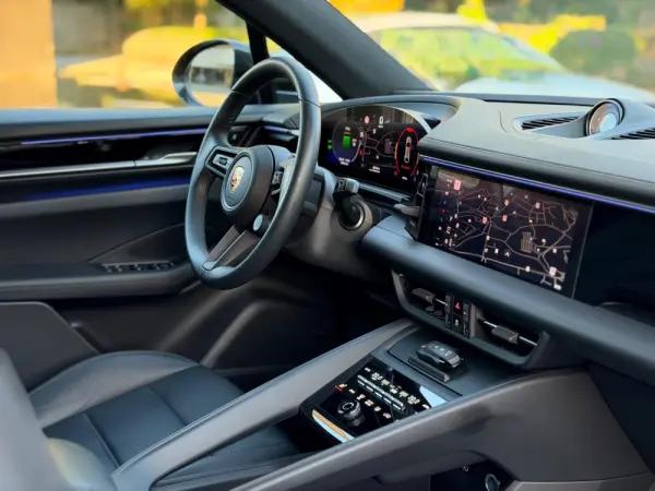 Porsche Macan Electric 54