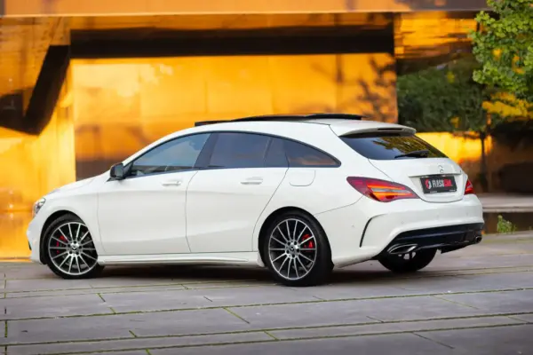 Mercedes-Benz CLA 220 Shooting Brake d 4Matic 7G-DCT AMG Line 9