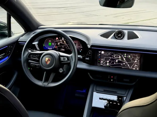 Porsche Macan Electric 13
