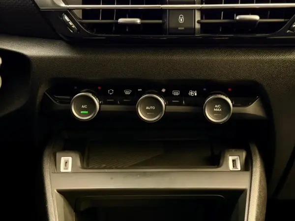 Citroën e-C4 50 kWh C-Series 15