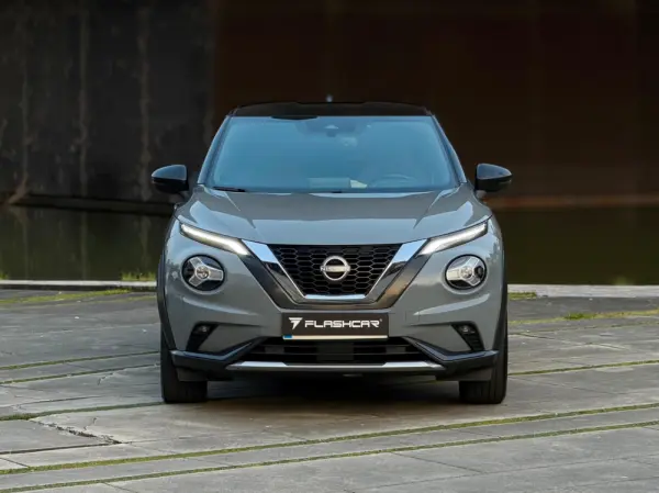 Nissan Juke 1.0 DIG-T N-Design Black 2