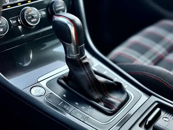 Volkswagen Golf 17