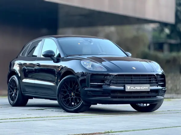 Porsche Macan Standard 14