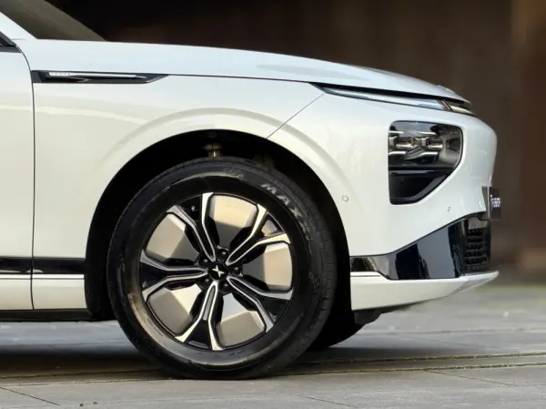 Xpeng G9 98 kWh Long Range 7