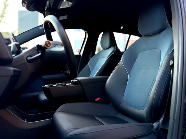 Volvo EX30 Twin Motor Performance AWD Plus 16