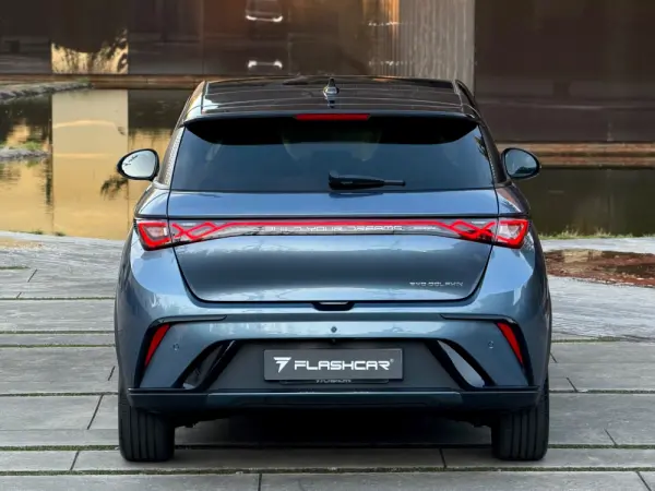 BYD Dolphin 60.4 kWh Design 31