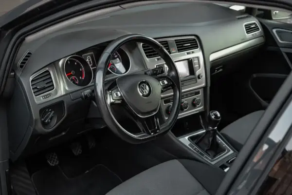 Volkswagen Golf 21