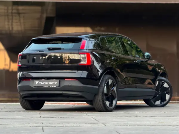 Volvo EX30 Twin Motor Performance AWD Plus 35