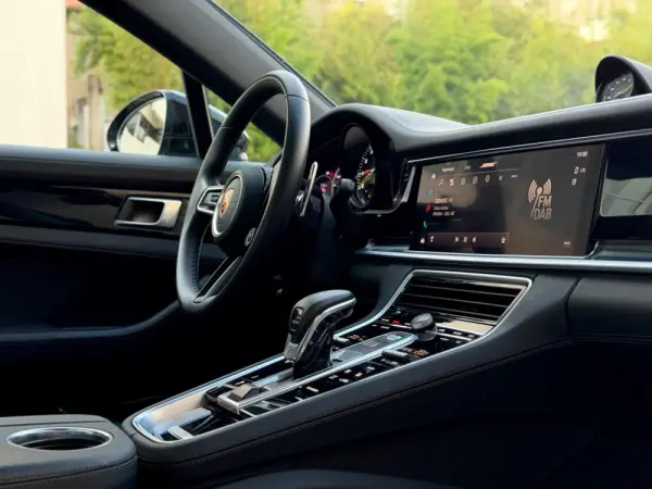Porsche Panamera Platinum Edition 3