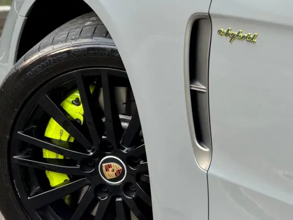 Porsche Panamera Platinum Edition 19