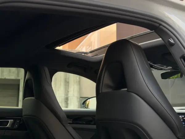 Porsche Panamera Platinum Edition 23