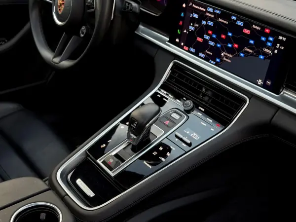 Porsche Panamera Platinum Edition 25