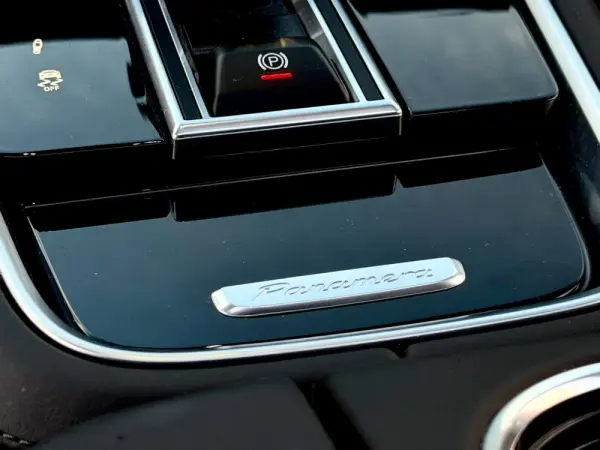 Porsche Panamera Platinum Edition 38
