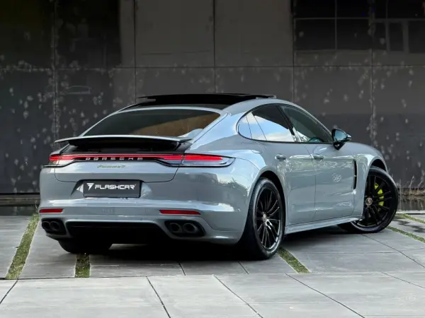 Porsche Panamera Platinum Edition 42
