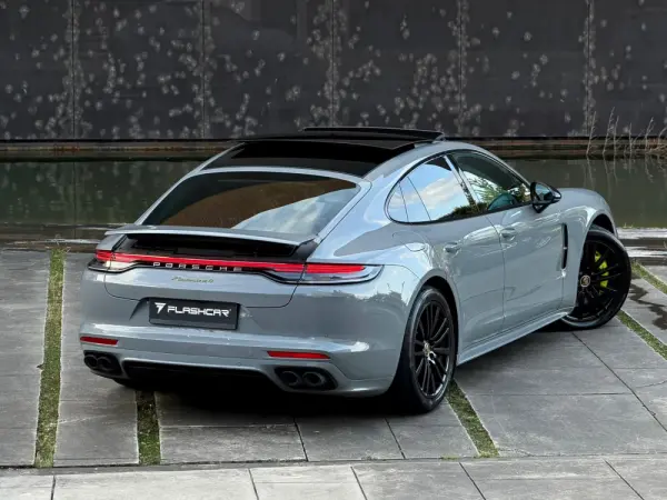 Porsche Panamera Platinum Edition 43