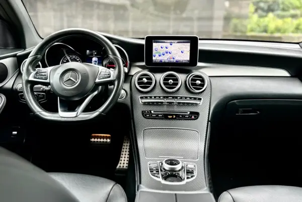 Mercedes-Benz GLC 250 d Coupé AMG Line 4-Matic 2