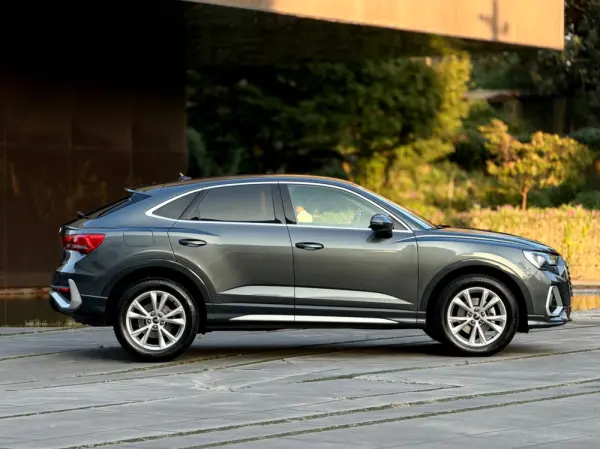 Audi Q3 Sportback 35 TDI S line S tronic 12