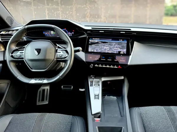 Peugeot 408 1.6 Hybrid GT e-EAT8 16