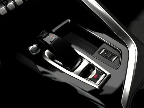 Peugeot 3008 1.2 PureTech Allure Pack EAT8 25