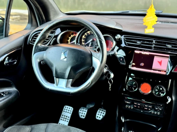 Citroën DS3 So Chic 11