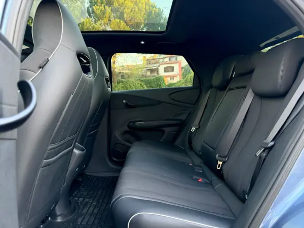 BYD Dolphin 60.4 kWh Design 32