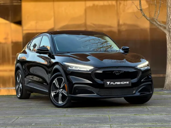 Ford Mustang Mach-E 75.7 kWh Base 30