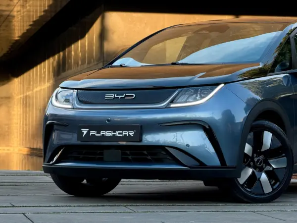 BYD Dolphin 60.4 kWh Design 26