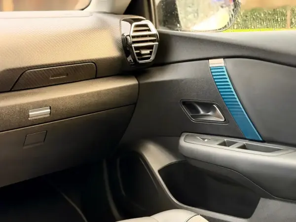 Citroën e-C4 50 kWh C-Series 17