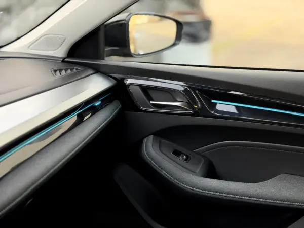 MG MG5 5 Standard Luxury 23