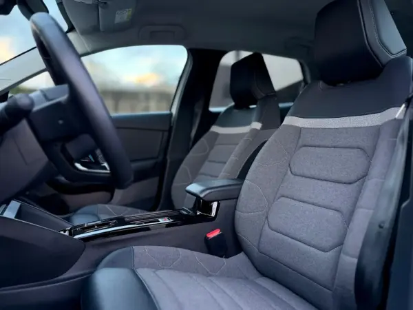 Citroën e-C4 50 kWh C-Series 4