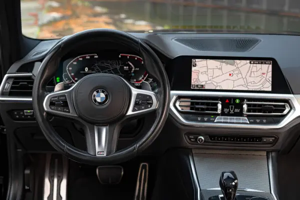 BMW 320 d Pack M Auto 23