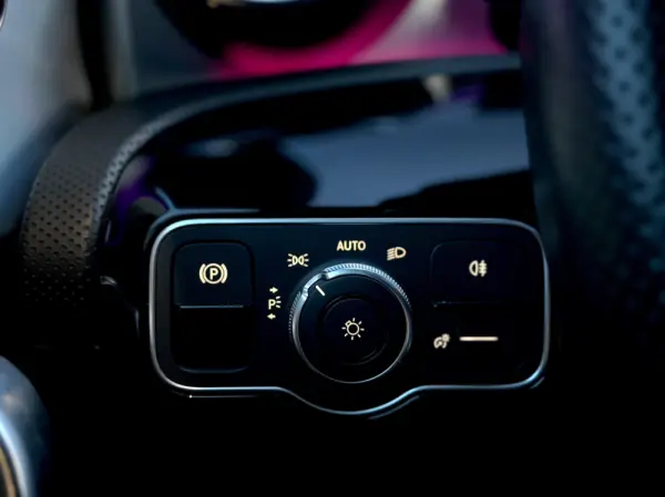 Mercedes-Benz CLA 250 e 8G-DCT AMG Line 16