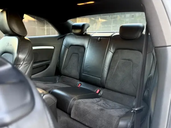 Audi A5 4