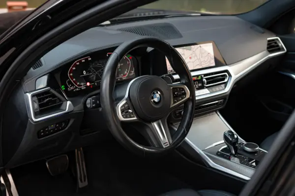 BMW 320 d Pack M Auto 13