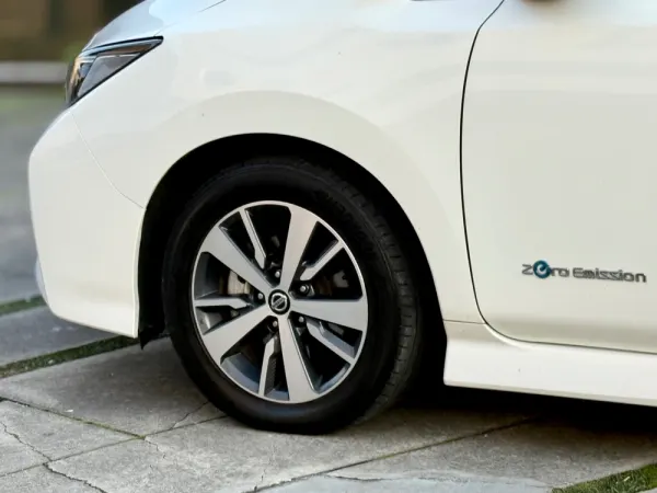 Nissan Leaf N-Connecta Full Led 11