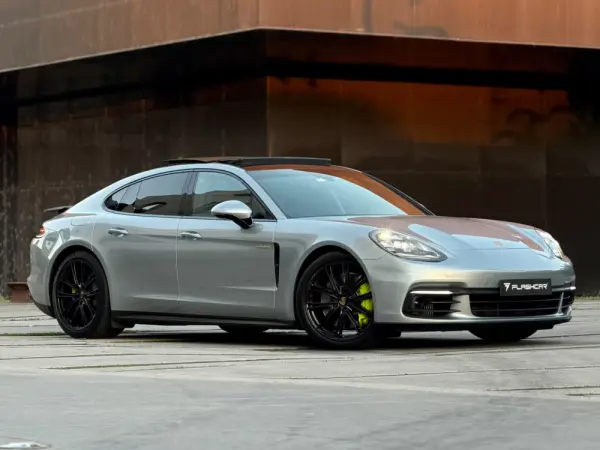 Porsche Panamera 4 E-Hybrid 32