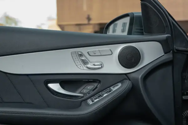 Mercedes-Benz GLC 300 de 4Matic 9