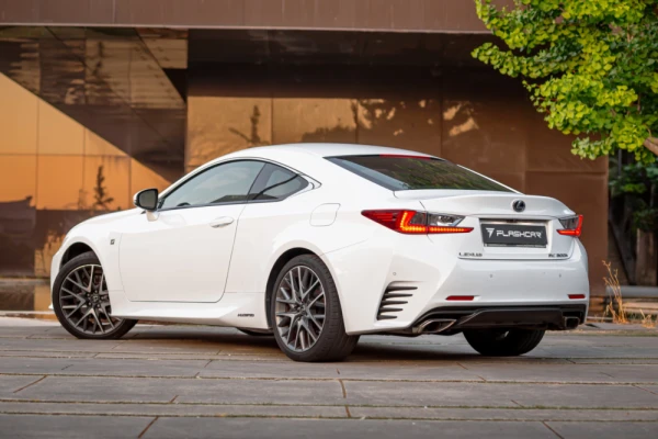 Lexus RC 300h F Sport 39