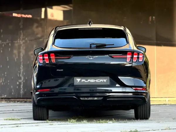 Ford Mustang Mach-E 75.7 kWh AWD RSK 8
