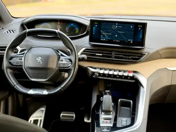 Peugeot 3008 1.6 Hybrid4 GT Line e-EAT8 7