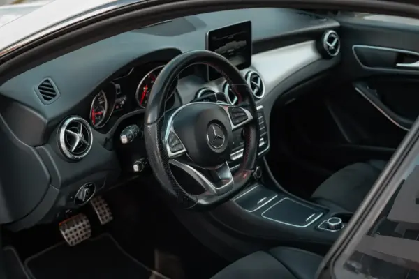 Mercedes-Benz CLA 220 Shooting Brake d 4Matic 7G-DCT AMG Line 6