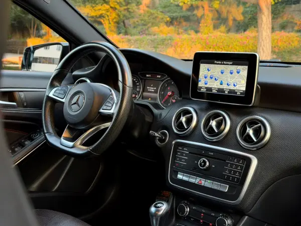 Mercedes-Benz A 180 AMG Line 26