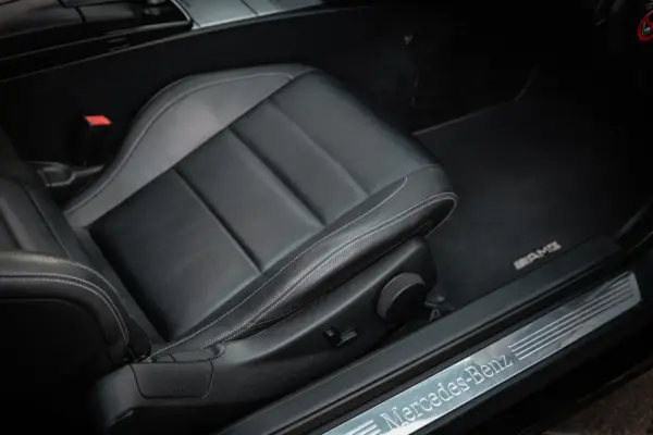Mercedes-Benz E 220 23