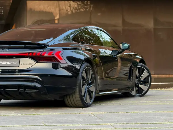 Audi e-tron GT quattro 32