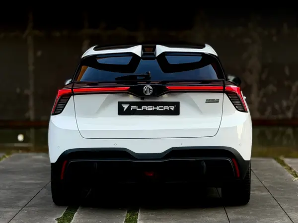 MG MG4 Trophy Ext Range 77 kWh 245 hp 28