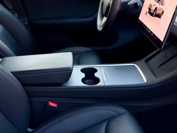 Tesla Model Y Long Range Dual Motor AWD 6